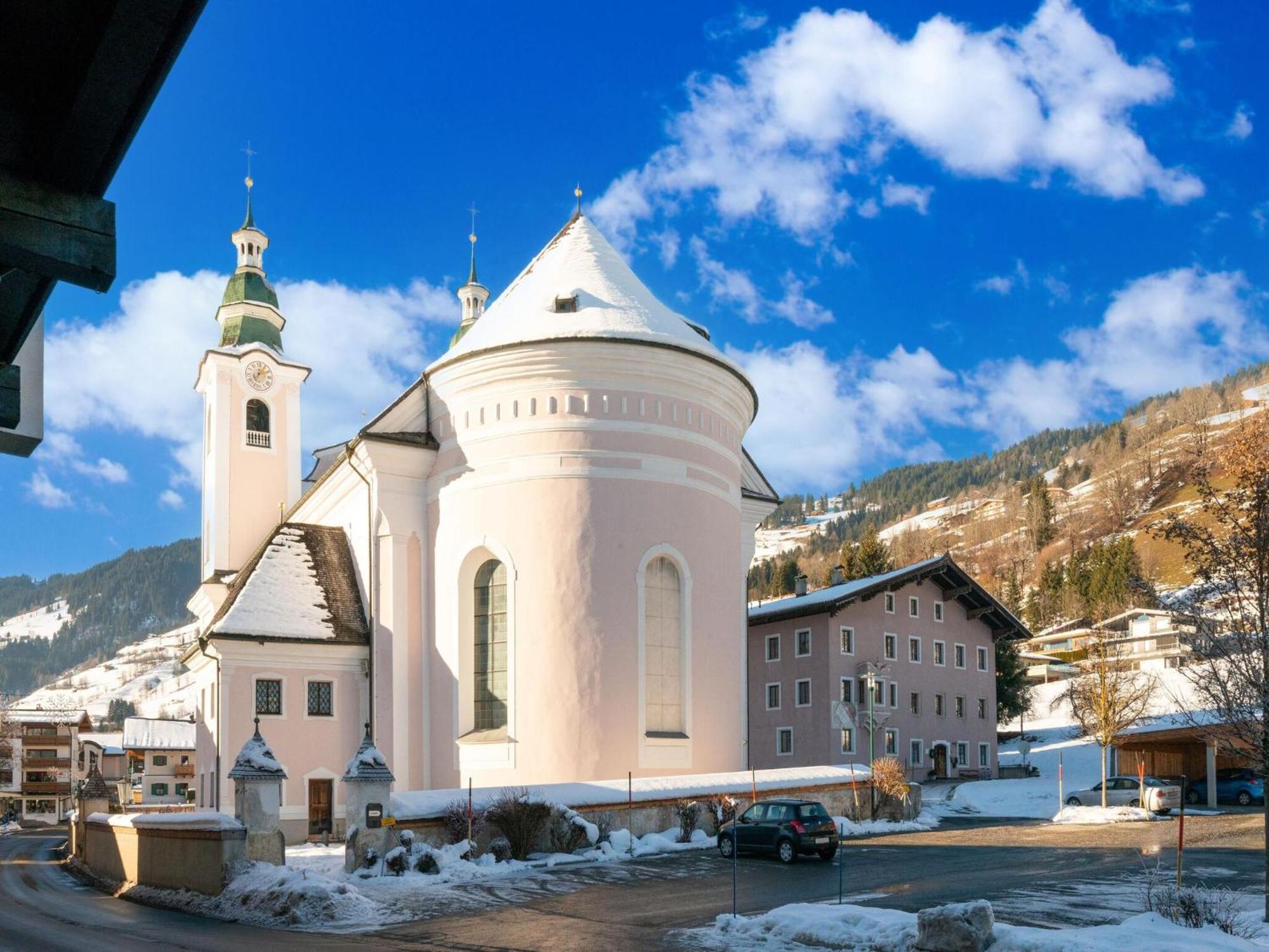 Luxury Penthouse With Balcony Ski Storage Carport Lift Apartamento Brixen im Thale Exterior foto