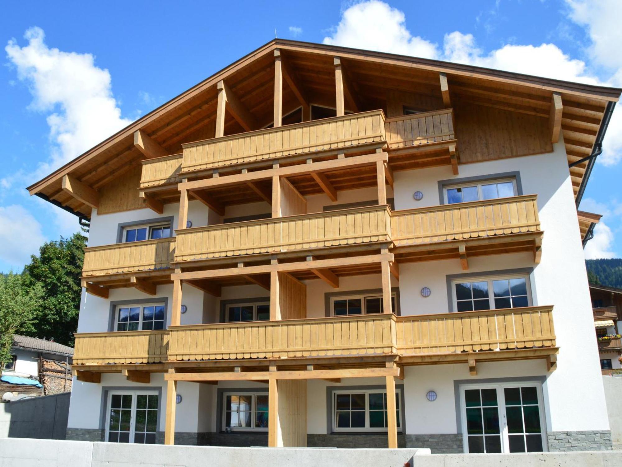 Luxury Penthouse With Balcony Ski Storage Carport Lift Apartamento Brixen im Thale Exterior foto